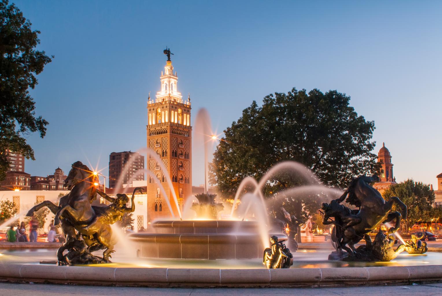 J.C. Nichols Memorial Fountain, Country Club Plaza, Kansas City, MO iStock-155781506